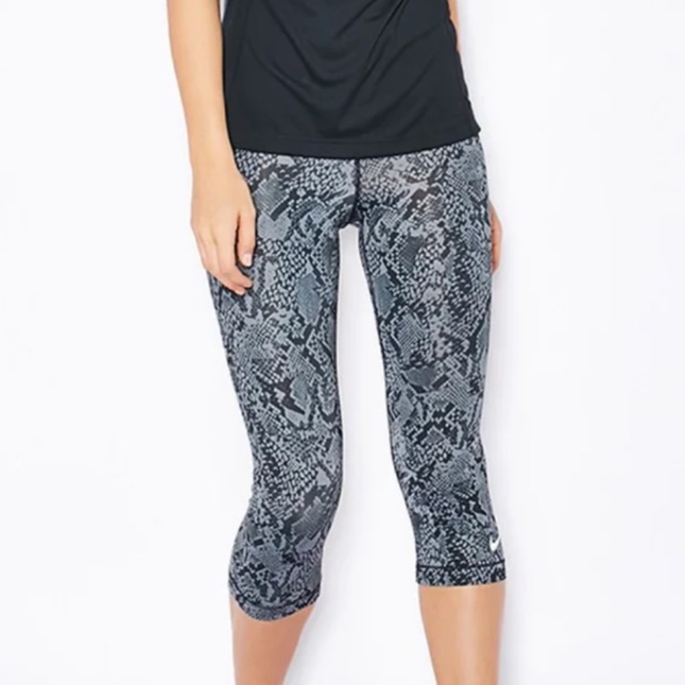 NIKE PRO Black Gray Snakeskin Print DRI-FIT Compression VIXEN Capri XS